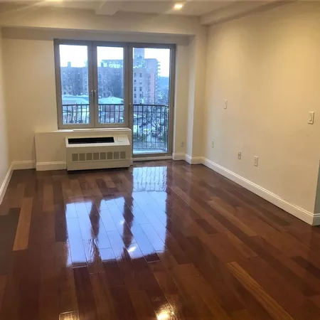 3 bedrooms apartment for rent in Whitestone - Queens, New York
