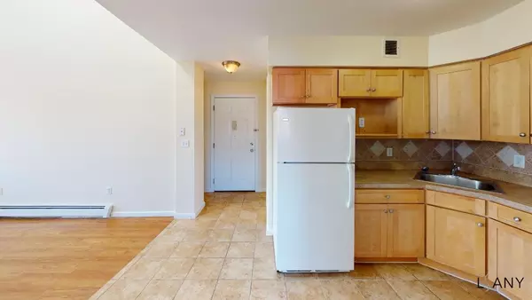 3 bedrooms apartment for rent in Westchester Square - The Bronx, New York