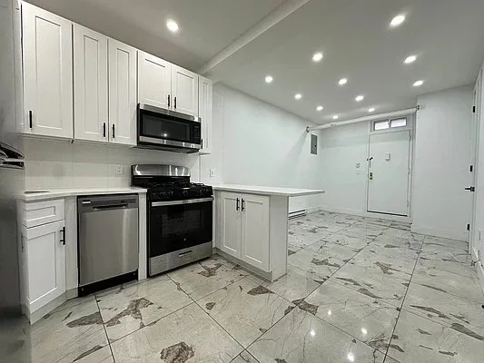 3 bedrooms apartment for rent in Washington Heights - Manhattan, New York