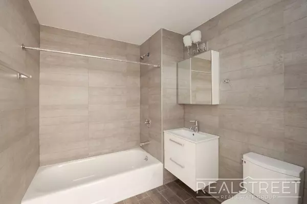 2 bedrooms apartment for rent in Elmhurst - Queens, New York