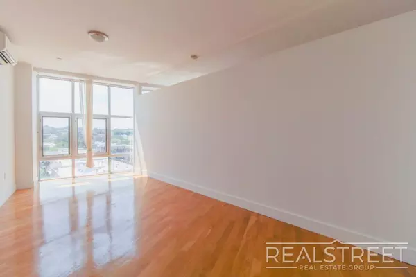 2 bedrooms apartment for rent in Elmhurst - Queens, New York