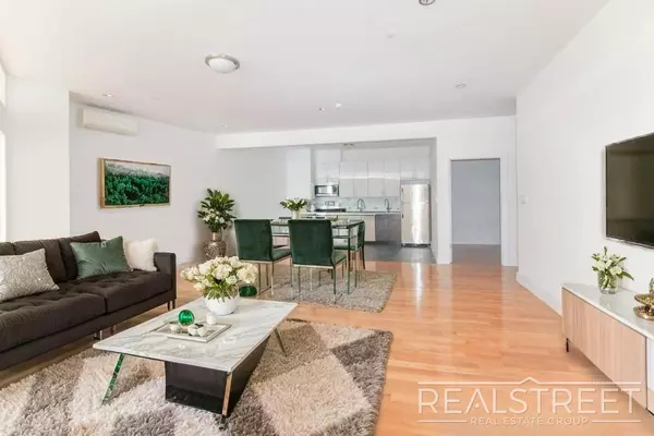 2 bedrooms apartment for rent in Elmhurst - Queens, New York