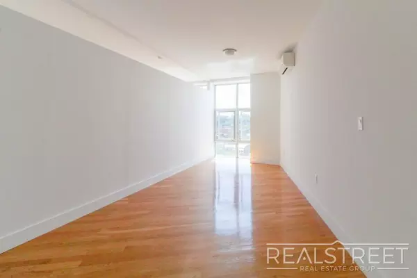 2 bedrooms apartment for rent in Elmhurst - Queens, New York