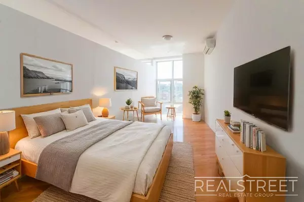 2 bedrooms apartment for rent in Elmhurst - Queens, New York