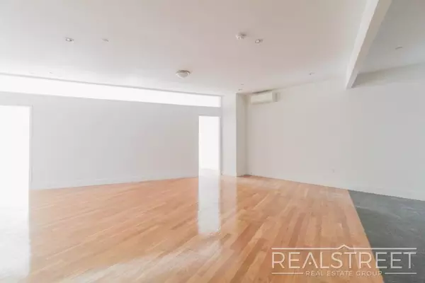 2 bedrooms apartment for rent in Elmhurst - Queens, New York