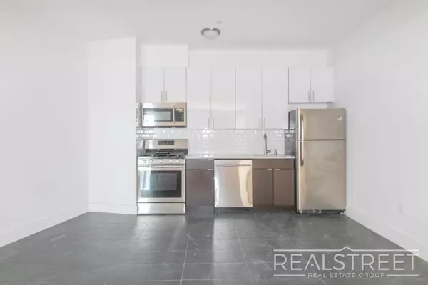 2 bedrooms apartment for rent in Elmhurst - Queens, New York