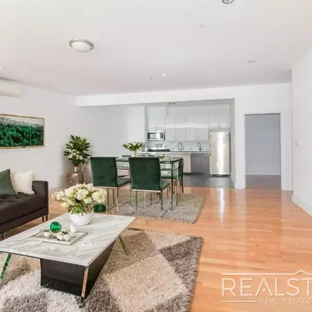 2 bedrooms apartment for rent in Elmhurst - Queens, New York