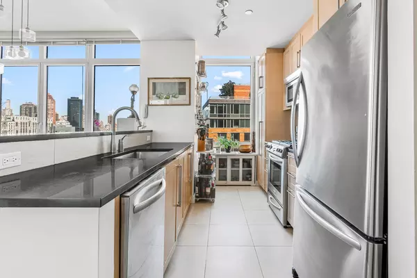 3 bedrooms apartment for rent in Roosevelt Island - Manhattan, New York