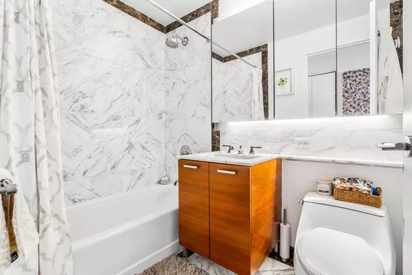 3 bedrooms apartment for rent in Roosevelt Island - Manhattan, New York