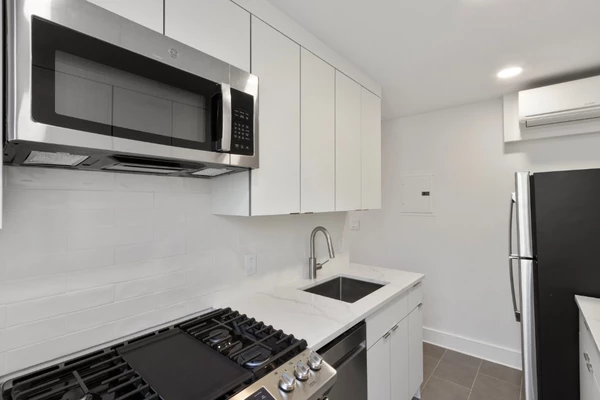 2 bedrooms apartment for rent in Sunnyside - Queens, New York