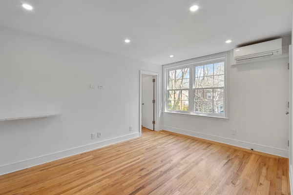 2 bedrooms apartment for rent in Sunnyside - Queens, New York