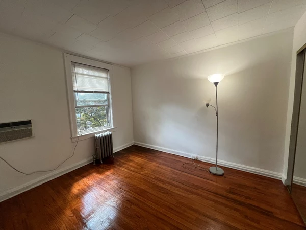 2 bedrooms apartment for rent in Sunnyside - Queens, New York