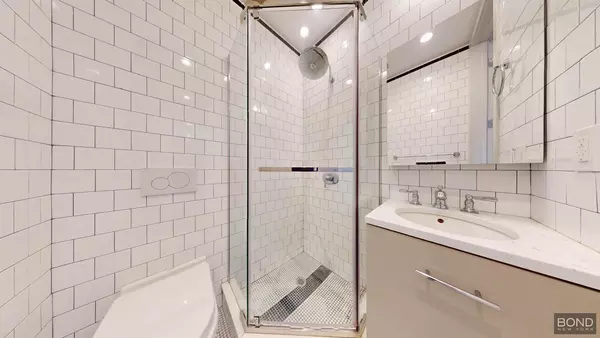 5 bedrooms apartment for rent in East Village - Manhattan, New York