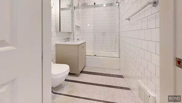 5 bedrooms apartment for rent in East Village - Manhattan, New York