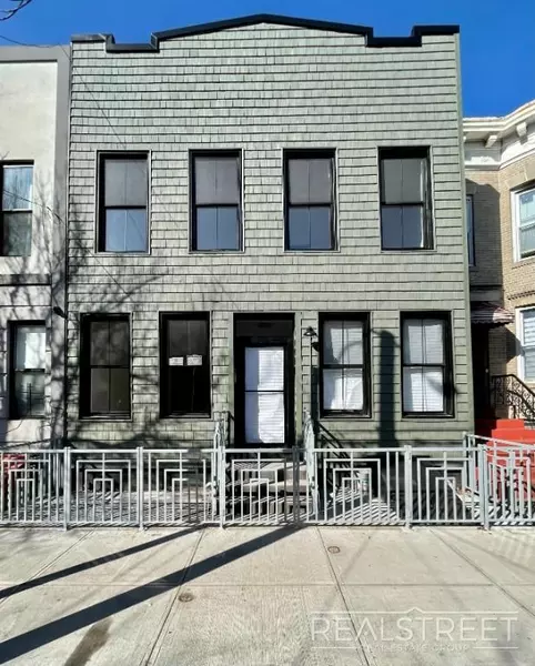 2 bedrooms apartment for rent in Ridgewood - Queens, New York