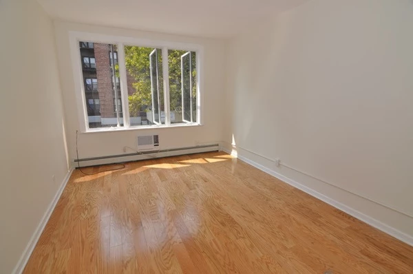 2 bedrooms apartment for rent in Sunnyside - Queens, New York