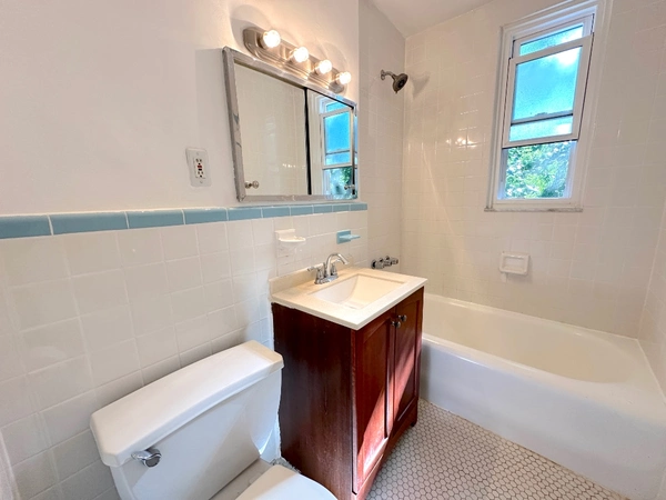 2 bedrooms apartment for rent in Sunnyside - Queens, New York