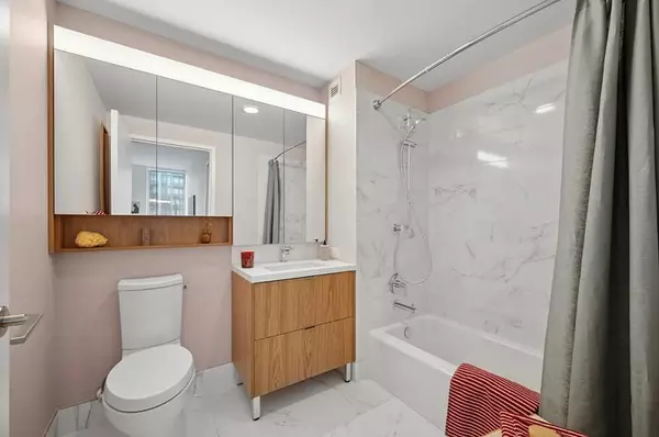 2 bedrooms apartment for rent in LIC - Queens, New York