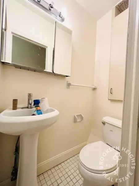 Studio Apartment for rent in Brooklyn Heights - Brooklyn, New York