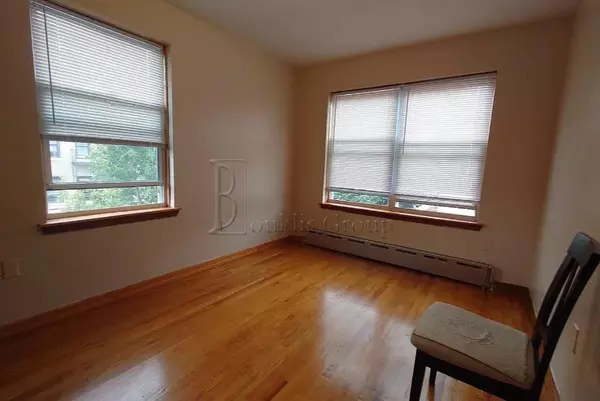 3 bedrooms apartment for rent in Astoria - Queens, New York