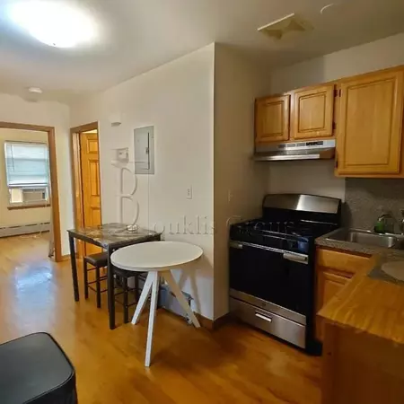3 bedrooms apartment for rent in Astoria - Queens, New York