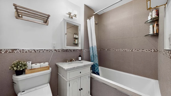 2 bedrooms apartment for rent in LIC - Queens, New York