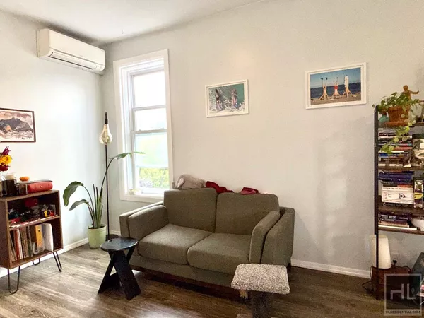 3 bedrooms apartment for rent in Astoria - Queens, New York