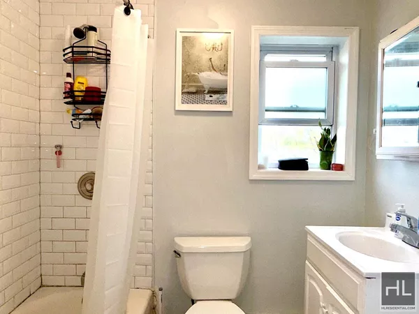 3 bedrooms apartment for rent in Astoria - Queens, New York
