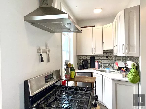 3 bedrooms apartment for rent in Astoria - Queens, New York