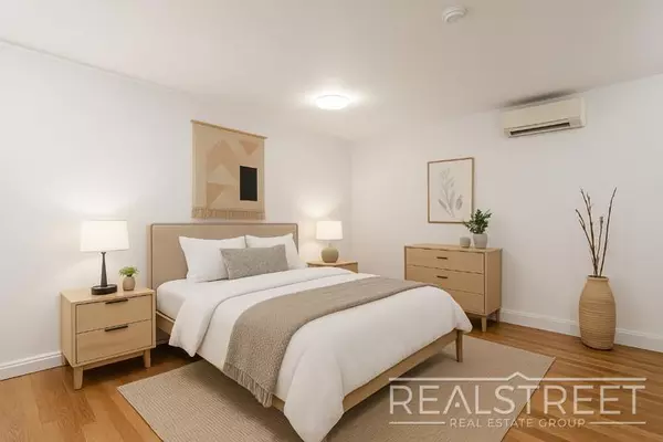 3 bedrooms apartment for rent in Elmhurst - Queens, New York