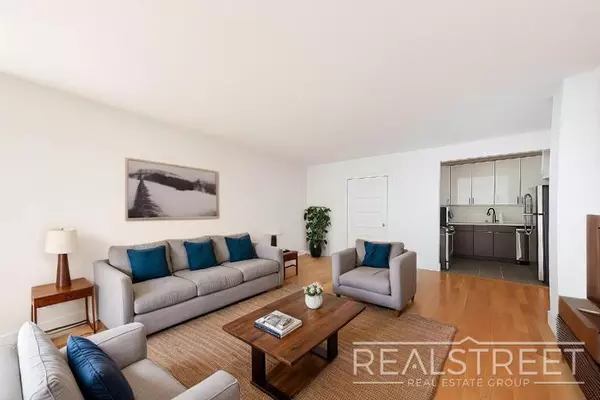 2 bedrooms apartment for rent in Elmhurst - Queens, New York
