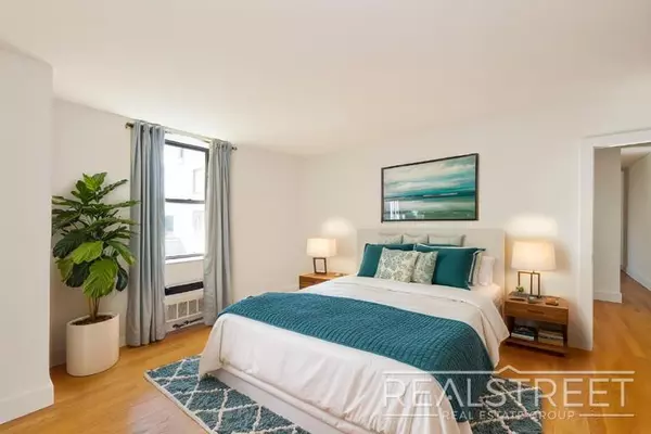 2 bedrooms apartment for rent in Elmhurst - Queens, New York