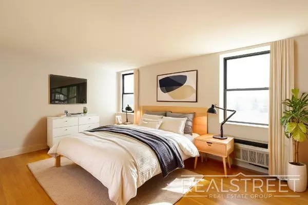 2 bedrooms apartment for rent in Elmhurst - Queens, New York
