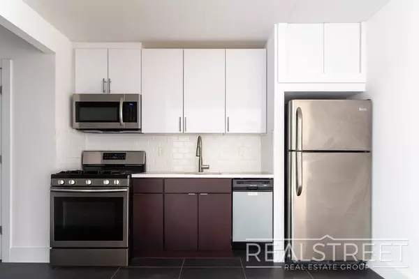 2 bedrooms apartment for rent in Elmhurst - Queens, New York