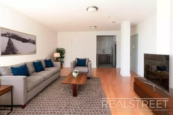 2 bedrooms apartment for rent in Elmhurst - Queens, New York