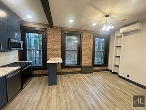 2 bedrooms apartment for rent in East New York - Brooklyn, New York