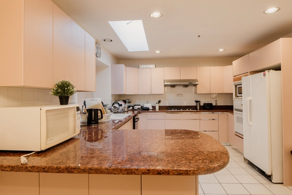 Coliving in Dunbar Southlands - South Van, Vancouver