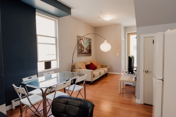 Coliving in Mount Pleasant - East Van, Vancouver