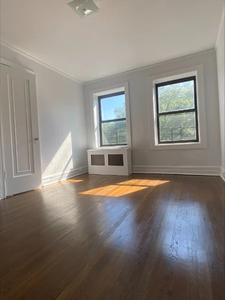 2 bedrooms apartment for rent in Pelham Bay - The Bronx, New York