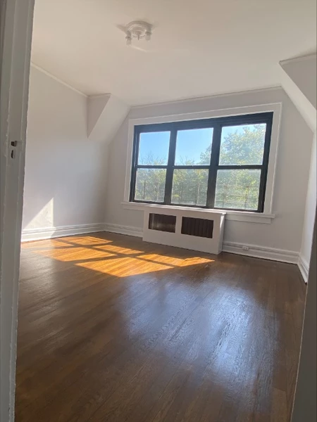 2 bedrooms apartment for rent in Pelham Bay - The Bronx, New York