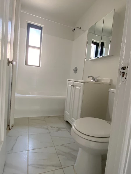 2 bedrooms apartment for rent in Pelham Bay - The Bronx, New York