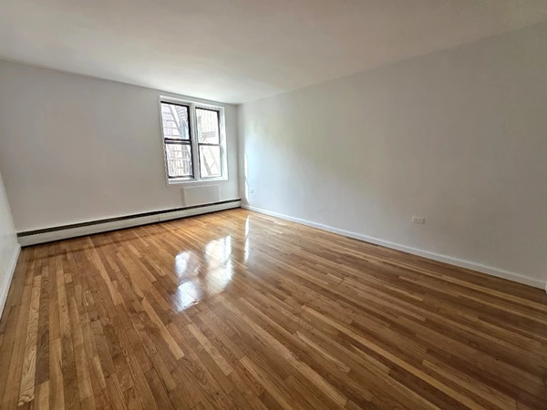 3 bedrooms apartment for rent in Corona - Queens, New York