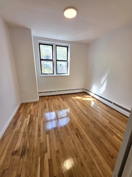 3 bedrooms apartment for rent in Corona - Queens, New York
