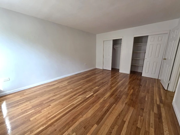 3 bedrooms apartment for rent in Corona - Queens, New York