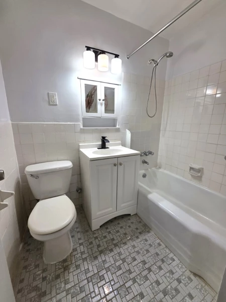 3 bedrooms apartment for rent in Corona - Queens, New York