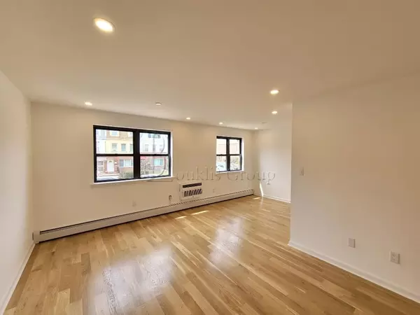 2 bedrooms apartment for rent in Astoria - Queens, New York