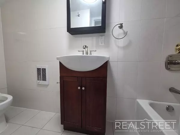 3 bedrooms apartment for rent in The Bronx - The Bronx, New York