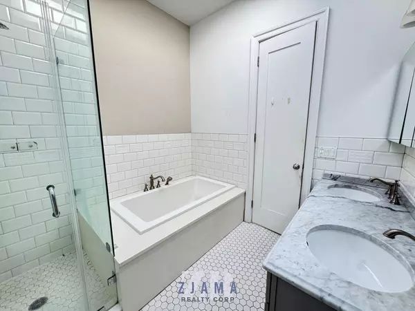 7 bedrooms apartment for rent in Crown Heights - Brooklyn, New York