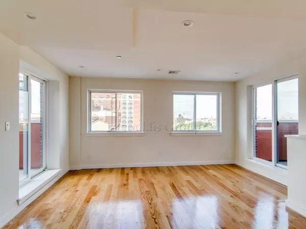 2 bedrooms apartment for rent in Astoria - Queens, New York