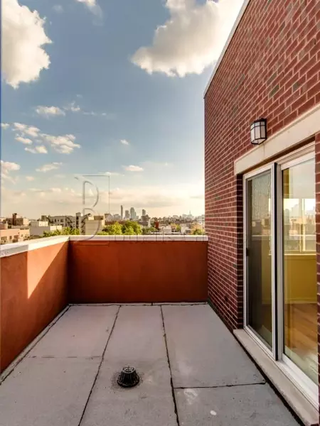 2 bedrooms apartment for rent in Astoria - Queens, New York